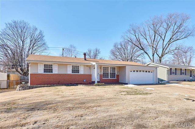 4 Sharon Court, Florissant, MO 63031