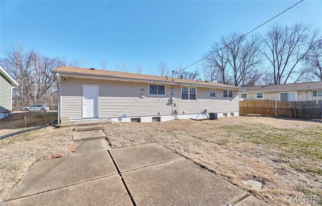 4 Sharon Court, Florissant, MO 63031