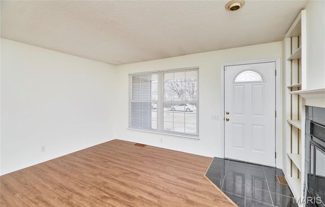 4 Sharon Court, Florissant, MO 63031