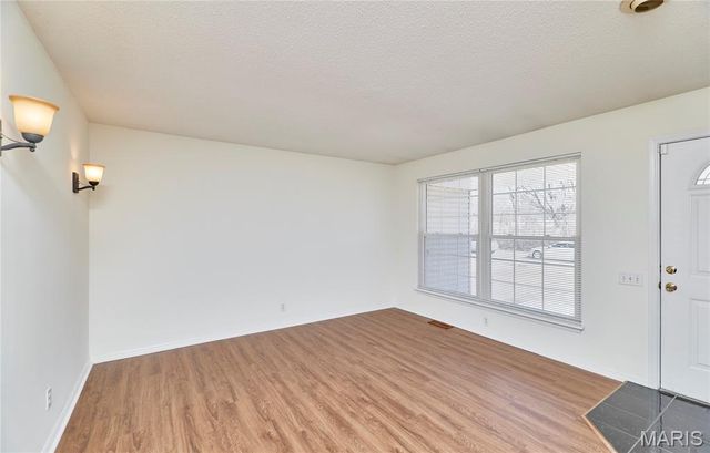 4 Sharon Court, Florissant, MO 63031