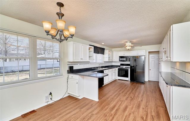 4 Sharon Court, Florissant, MO 63031