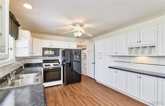 4 Sharon Court, Florissant, MO 63031