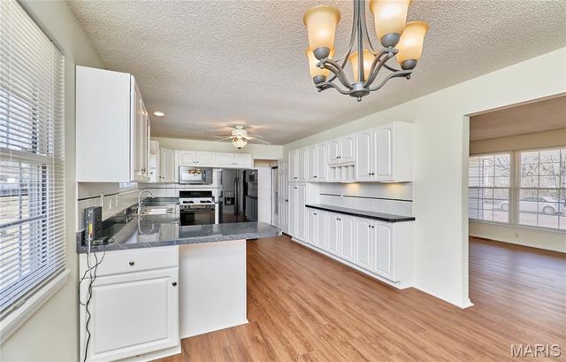 4 Sharon Court, Florissant, MO 63031