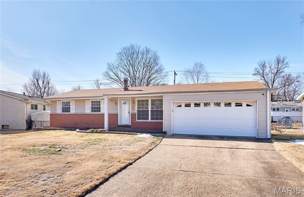 4 Sharon Court, Florissant, MO 63031