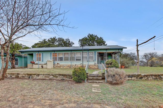 205 Singleton DR, Spicewood, TX 78669