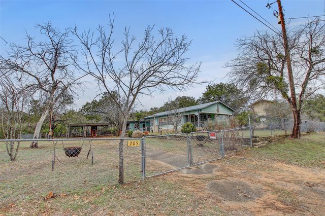 205 Singleton DR, Spicewood, TX 78669
