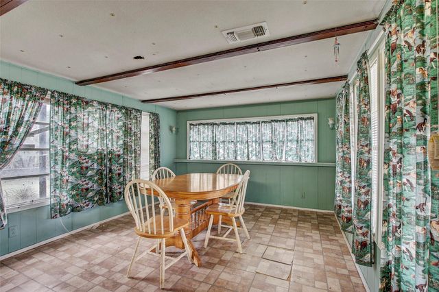 205 Singleton DR, Spicewood, TX 78669