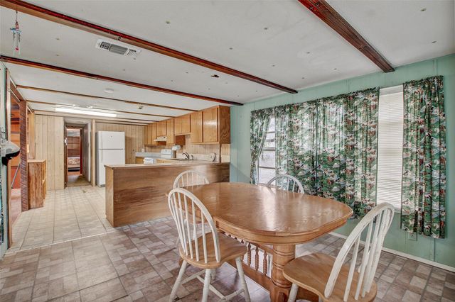 205 Singleton DR, Spicewood, TX 78669