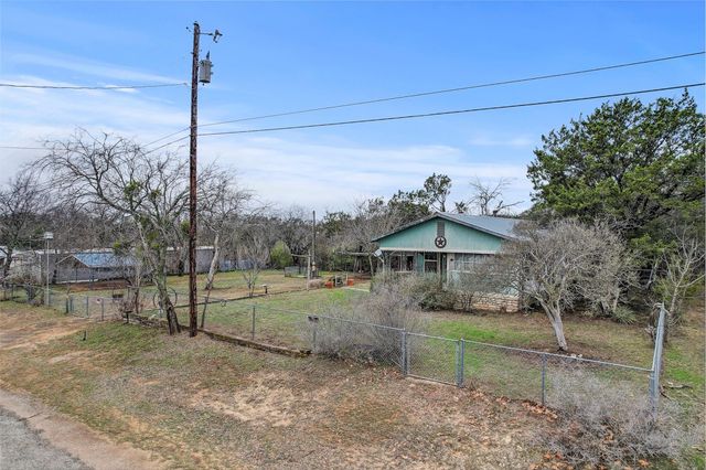 205 Singleton DR, Spicewood, TX 78669