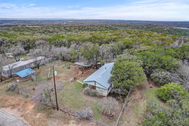 205 Singleton DR, Spicewood, TX 78669
