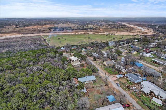 205 Singleton DR, Spicewood, TX 78669