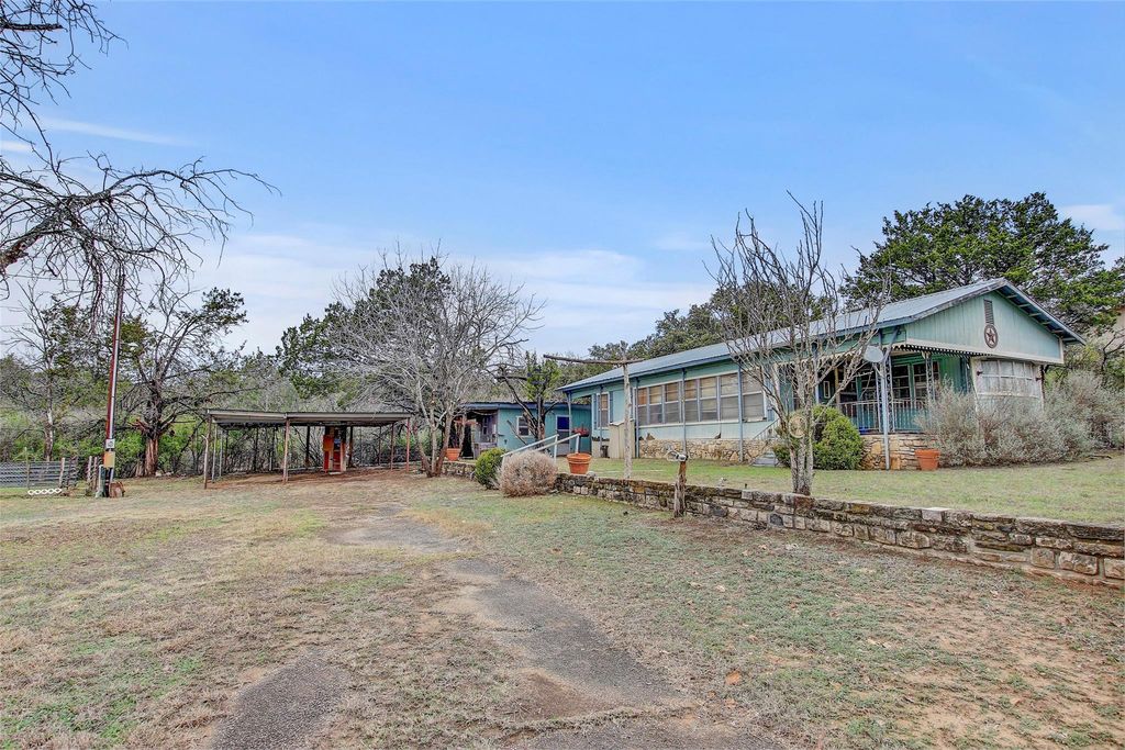 205 Singleton DR, Spicewood, TX 78669