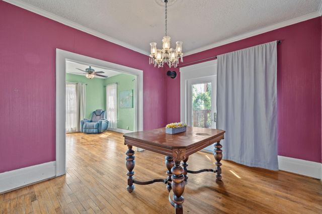 602 W Sealy Street, Alvin, TX 77511