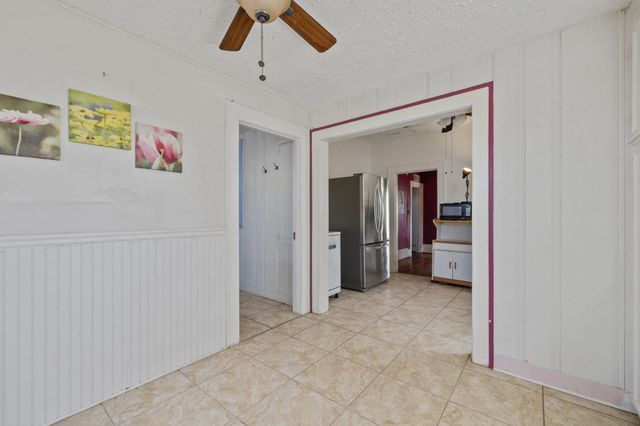 602 W Sealy Street, Alvin, TX 77511