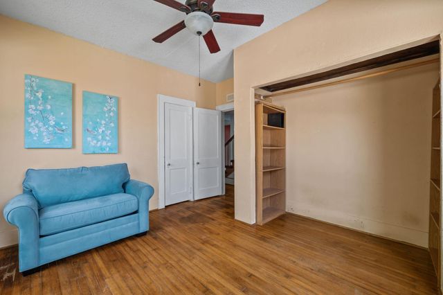 602 W Sealy Street, Alvin, TX 77511