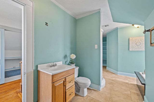 602 W Sealy Street, Alvin, TX 77511