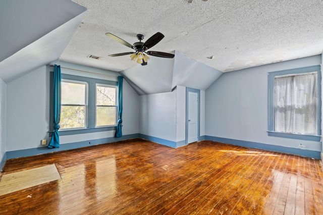 602 W Sealy Street, Alvin, TX 77511