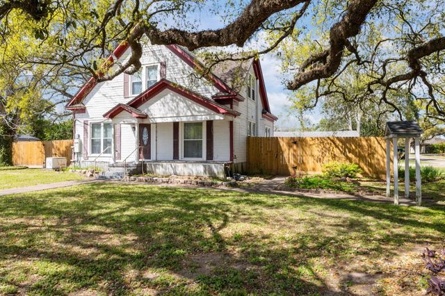 602 W Sealy Street, Alvin, TX 77511