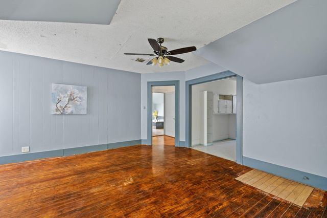 602 W Sealy Street, Alvin, TX 77511