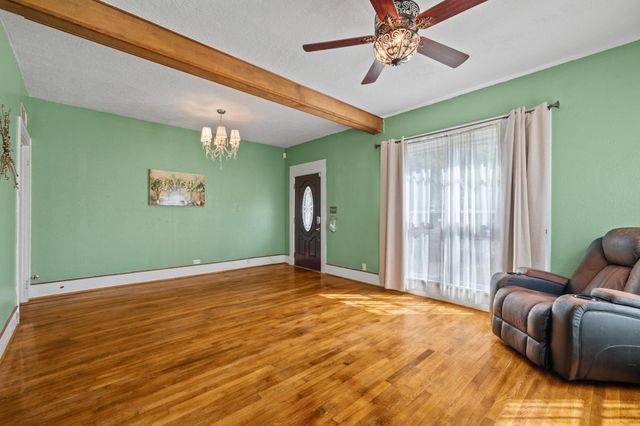 602 W Sealy Street, Alvin, TX 77511