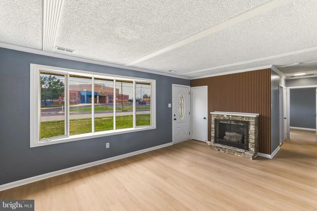 1037 MONMOUTH RD, Woodbury, NJ 08096