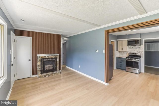 1037 MONMOUTH RD, Woodbury, NJ 08096