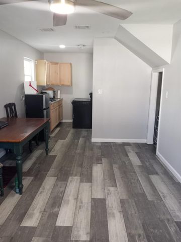 6414 Crestridge Street, Houston, TX 77033