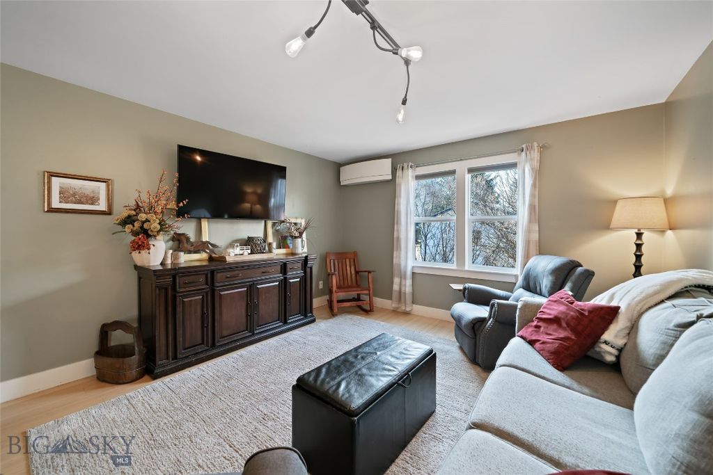 1609 Hillside Lane, Bozeman, MT 59715 photo 10