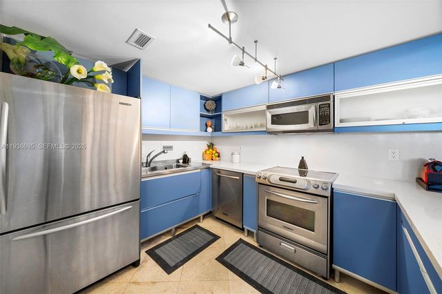 2301 Collins Avenue 408, Miami Beach, FL 33139