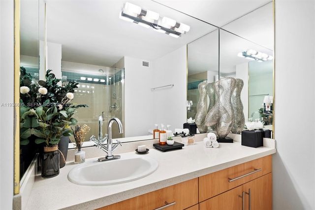2301 Collins Avenue 408, Miami Beach, FL 33139