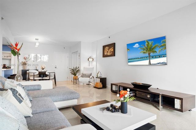 2301 Collins Avenue 408, Miami Beach, FL 33139