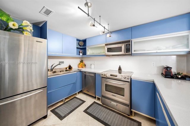 2301 Collins Avenue 408, Miami Beach, FL 33139