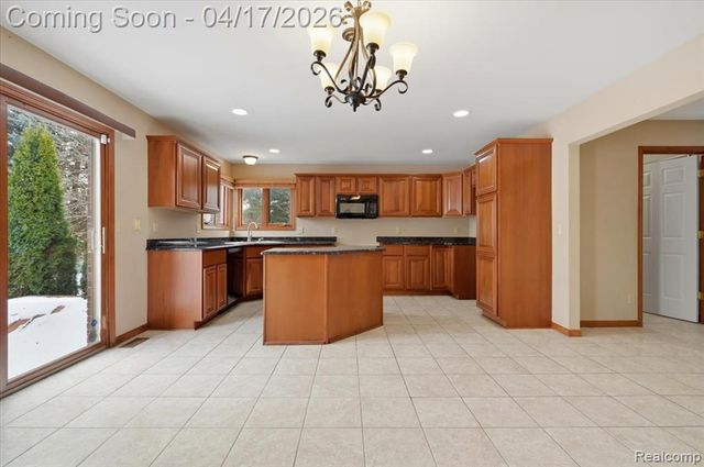 21797 Ambassador Drive, Macomb, MI 48044