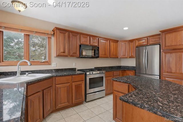 21797 Ambassador Drive, Macomb, MI 48044