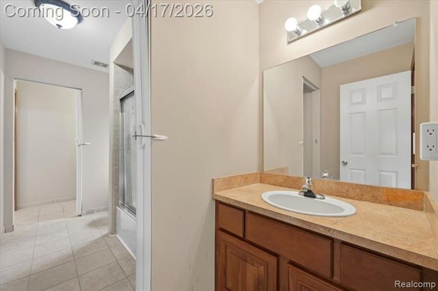 21797 Ambassador Drive, Macomb, MI 48044