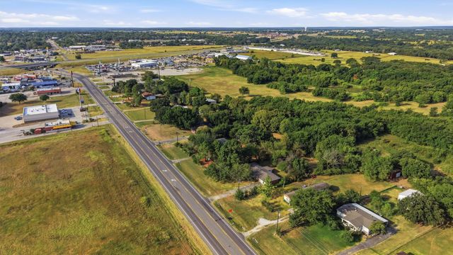 1017 Highway 377 N, Whitesboro, TX 76273