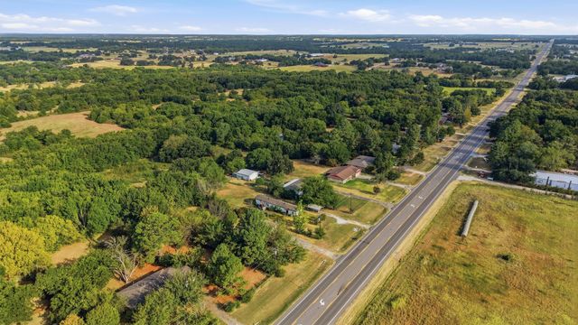 1017 Highway 377 N, Whitesboro, TX 76273
