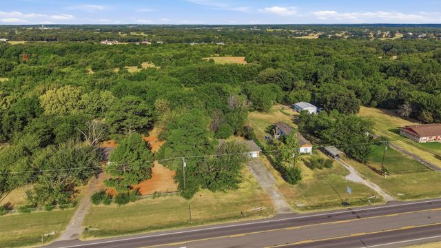 1017 Highway 377 N, Whitesboro, TX 76273