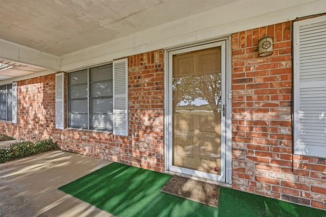 1017 Highway 377 N, Whitesboro, TX 76273