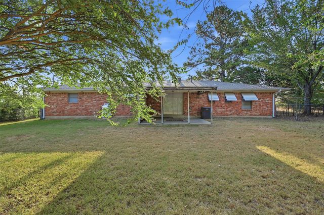 1017 Highway 377 N, Whitesboro, TX 76273