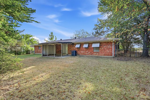 1017 Highway 377 N, Whitesboro, TX 76273