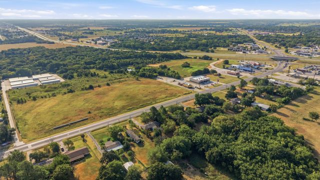 1017 Highway 377 N, Whitesboro, TX 76273