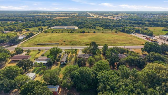 1017 Highway 377 N, Whitesboro, TX 76273