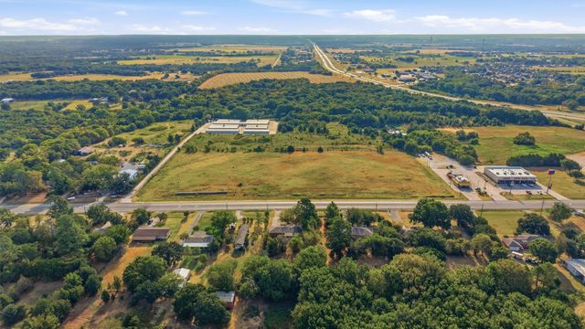 1017 Highway 377 N, Whitesboro, TX 76273