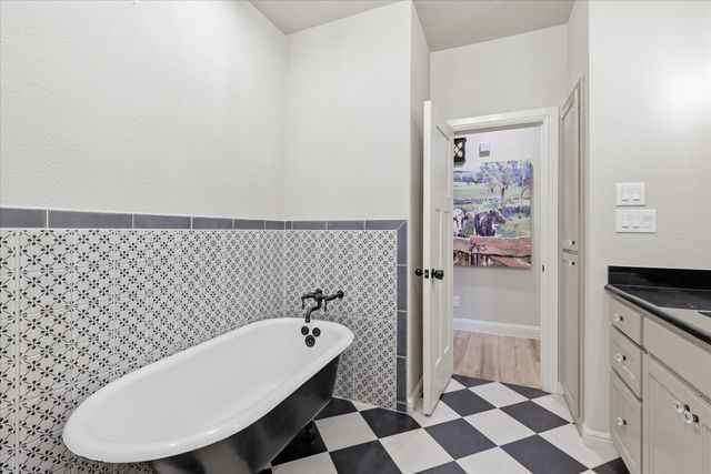 2705 River Path Court, Burleson, TX 76028
