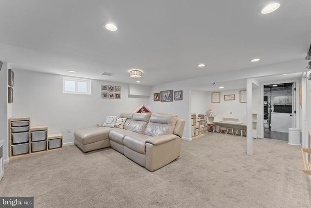314 E LOGAN ST, Norristown, PA 19401