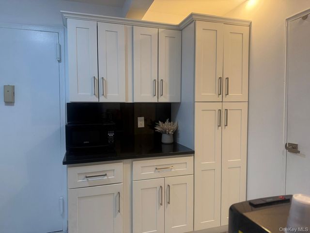 601 Chestnut Street A-21, Cedarhurst, NY 11516