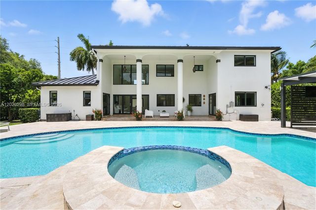 17815 SW 83rd Ct, Palmetto Bay, FL 33157