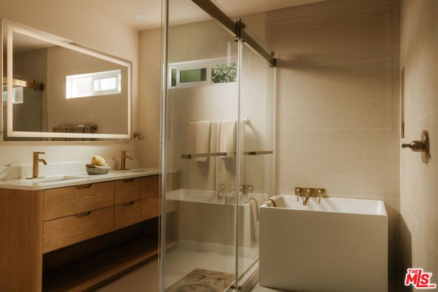 5800 Spring Oak Terrace, Los Angeles, CA 90068