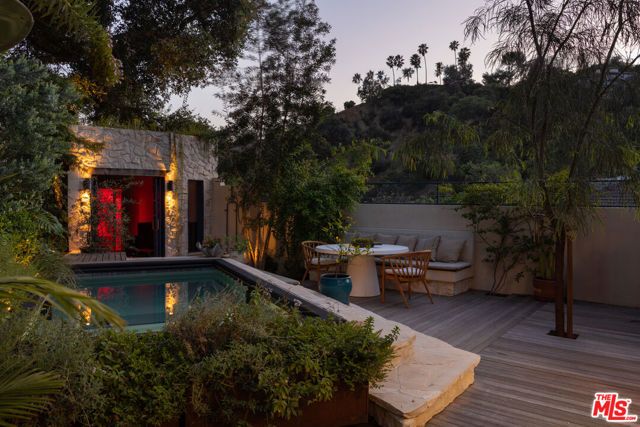 5800 Spring Oak Terrace, Los Angeles, CA 90068